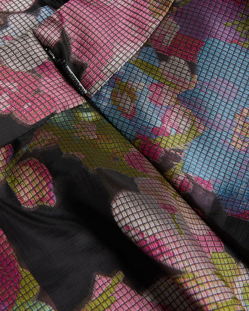 BURSA-Skirts-A bold jacquard floral design makes BURSA the ultimate statement skirt. Fitted at the waist and flaring out in an A-line silhouette, this midi skirt will bring fun and flounce to your looks every season. Keep it simple for spring with a plain t-shirt, or edge it up for winter with leather accessories. Midi skirt Jacquard floral design A-line silhouette Swing style Fitted waist Front pockets Hidden zip fastening- Ted Baker Romania